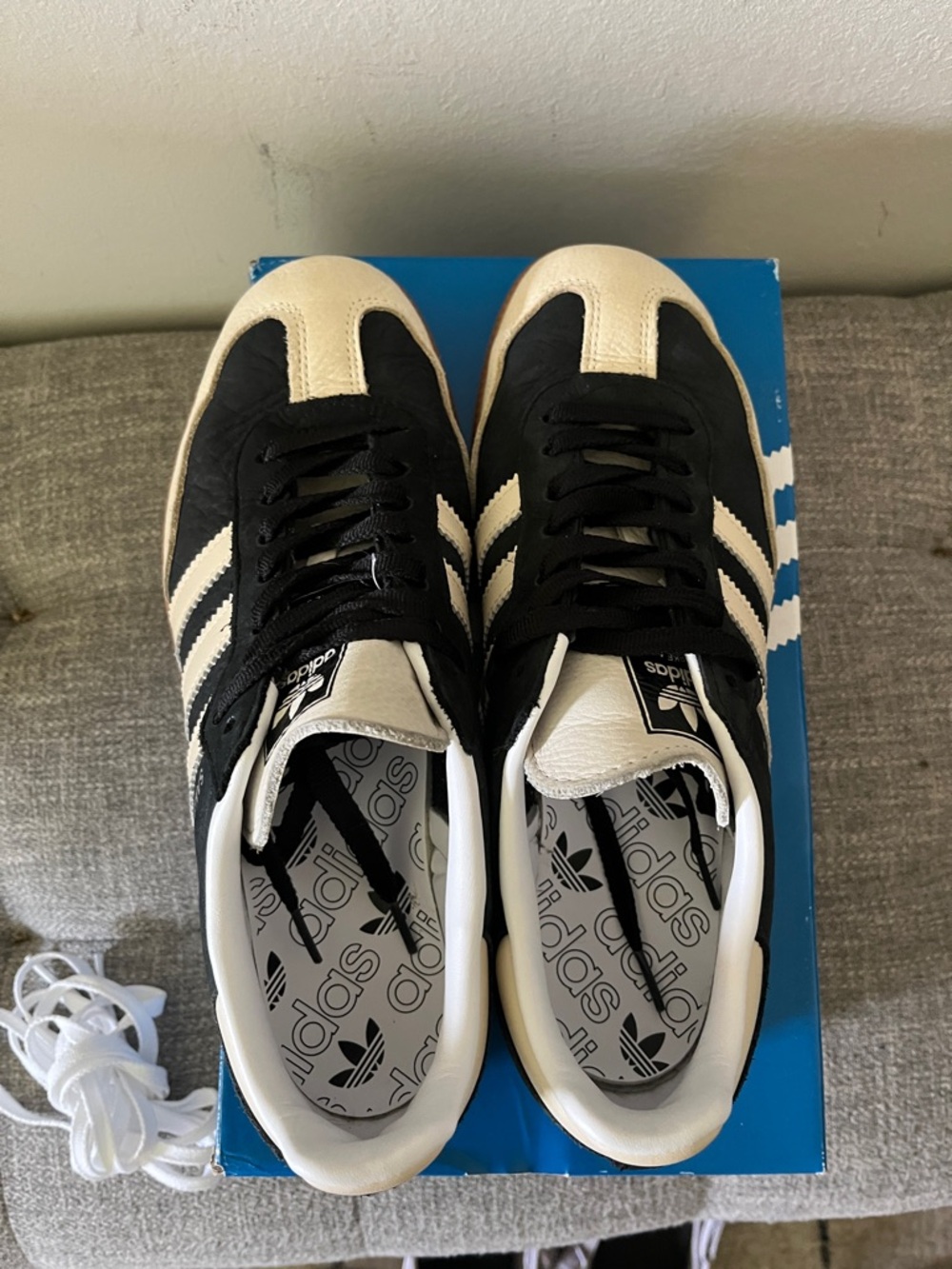 Adidas Samba OG Womens Size 10 Black White Gum Sole Sneakers Worn Once - Picture 7 of 9
